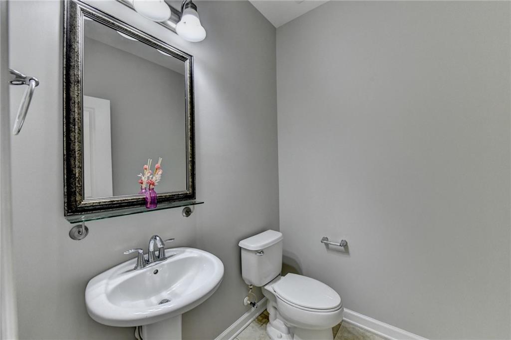 3473 Fallen Oak Drive Property Photo 16