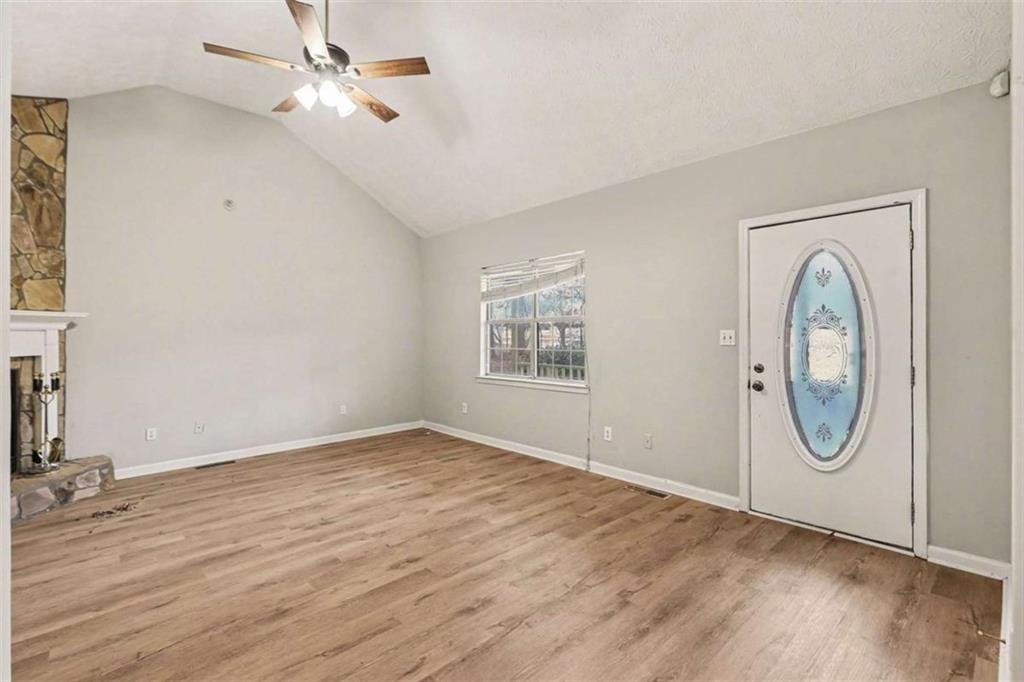 253 Ruth Drive Property Photo 4