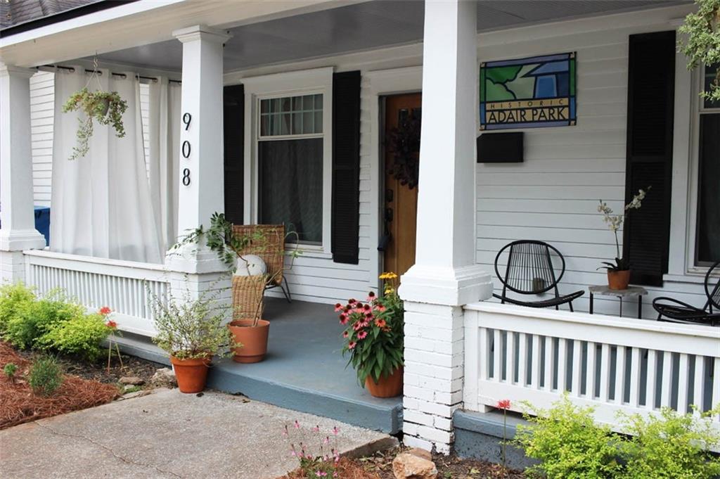 908 Oakhill Avenue Property Photo 1
