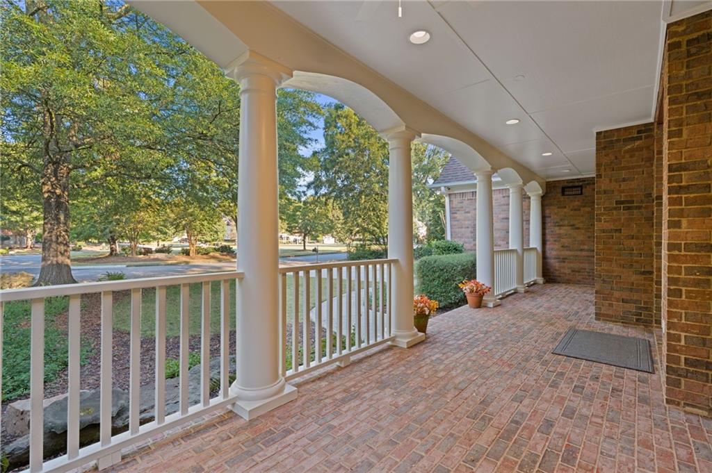 210 Rivergate Drive Property Photo 7