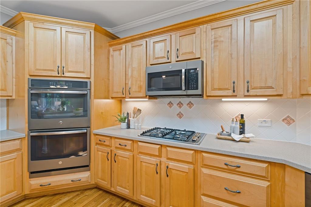 210 Rivergate Drive Property Photo 17