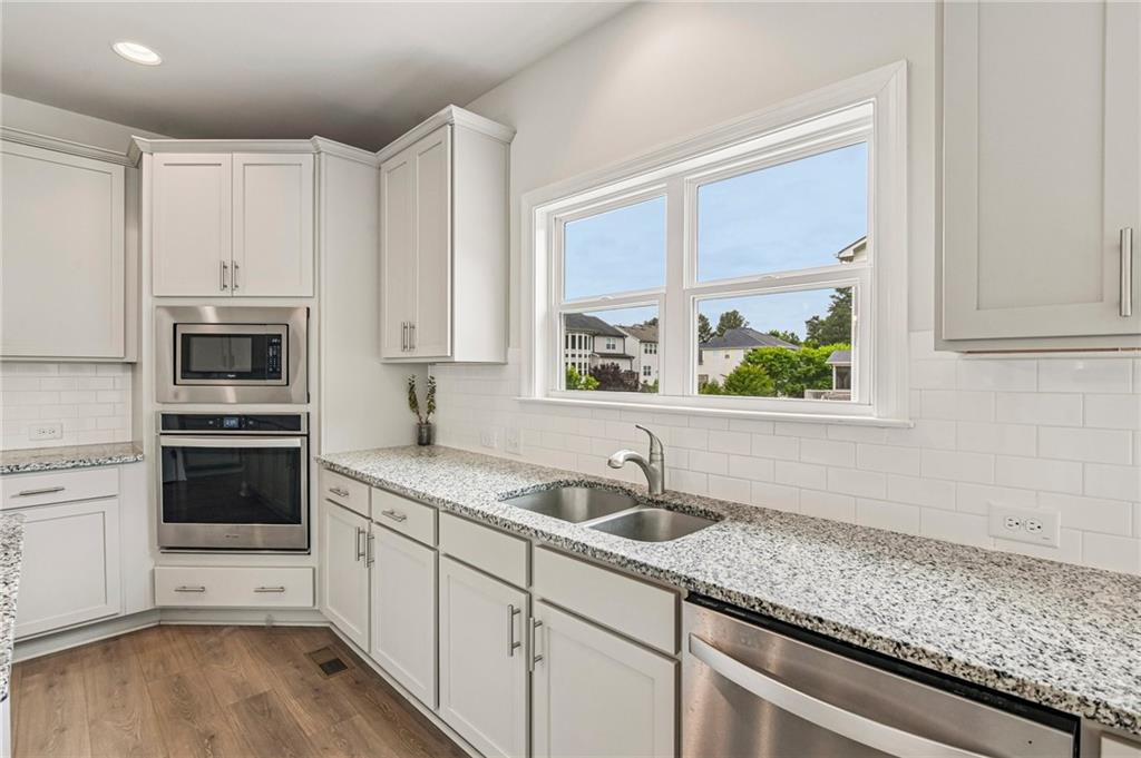 129 Edinburgh Drive Property Photo 14