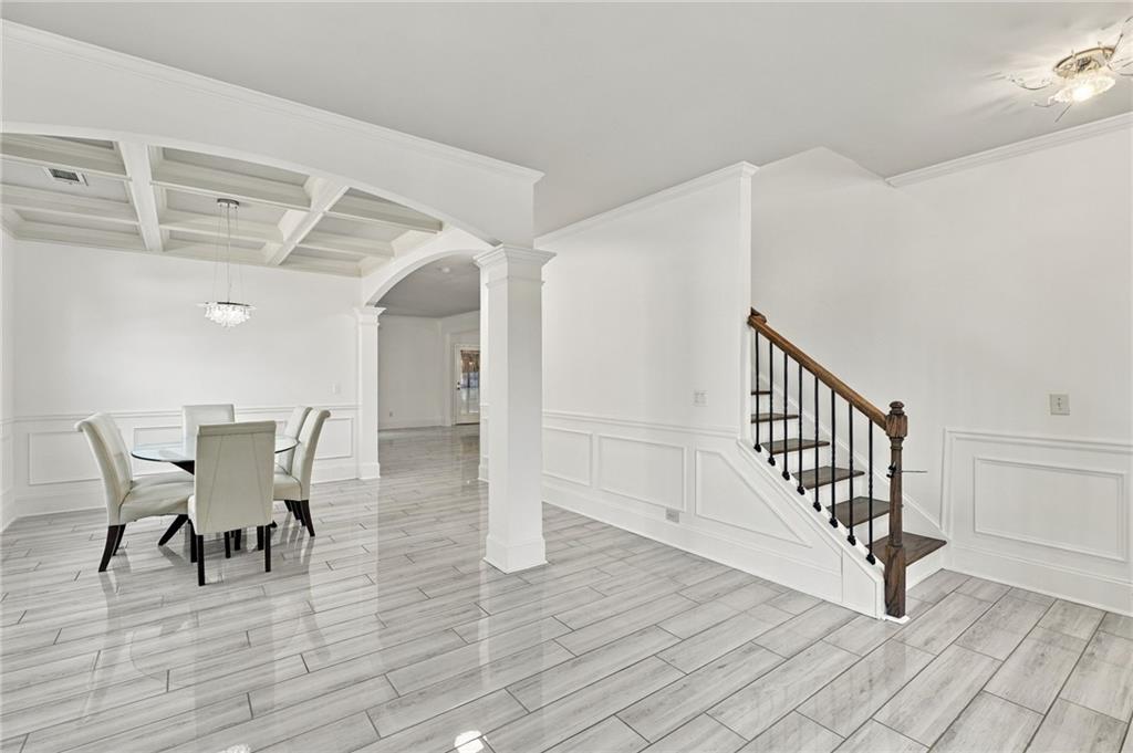 351 The Boulevard Property Photo 6