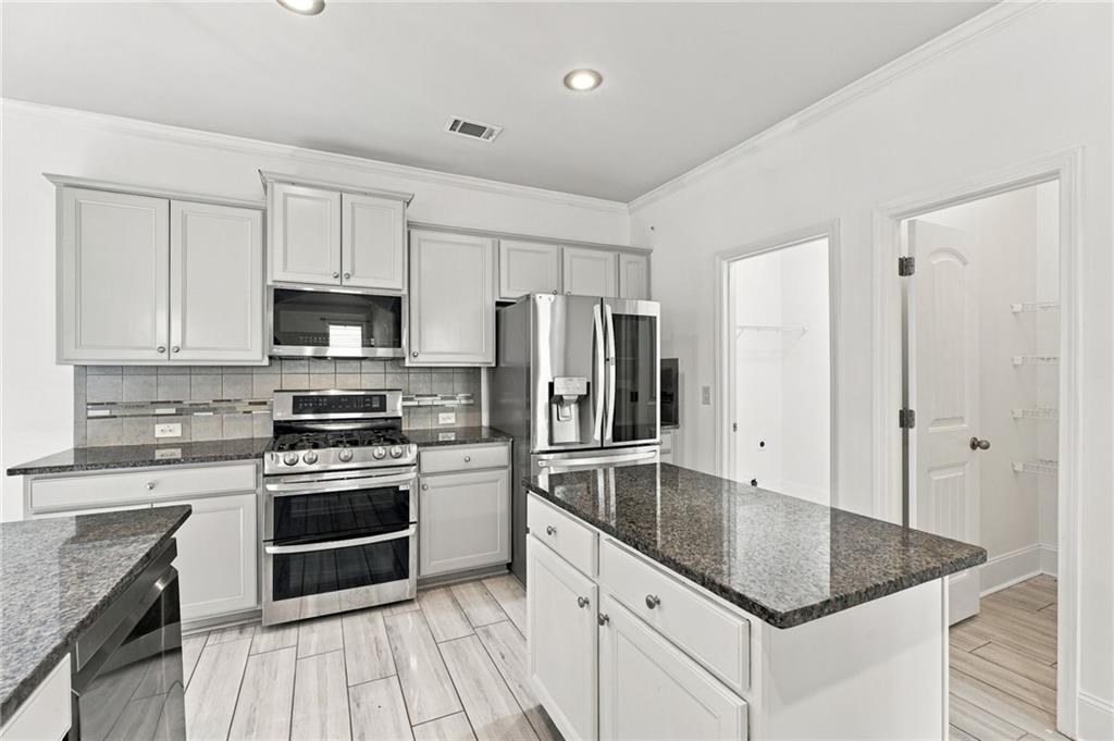 351 The Boulevard Property Photo 12