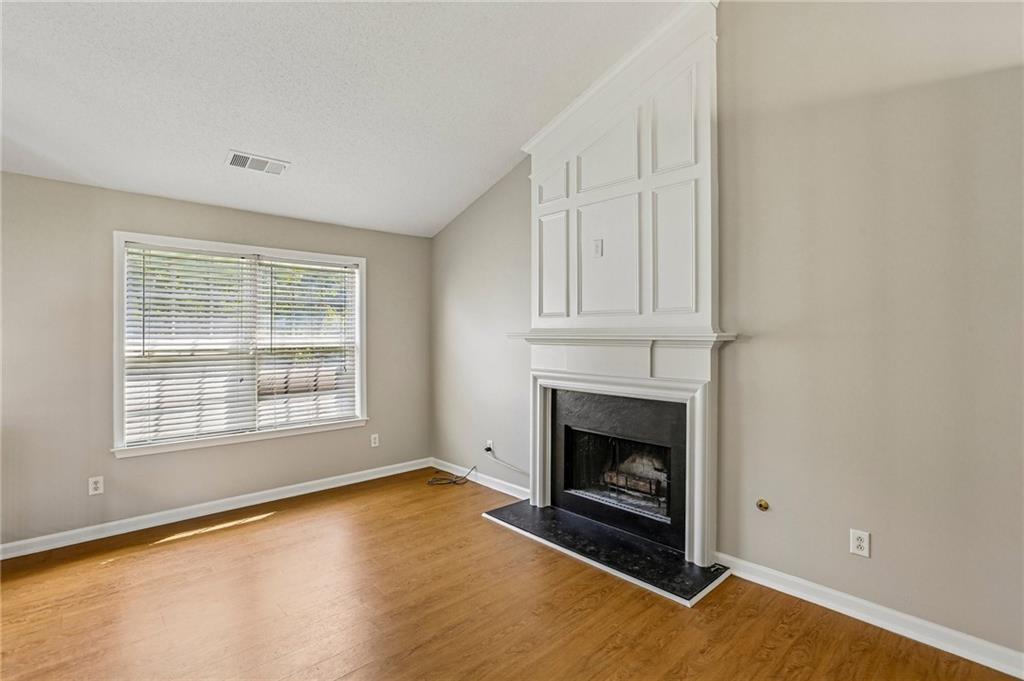 7842181 Property Photo 3