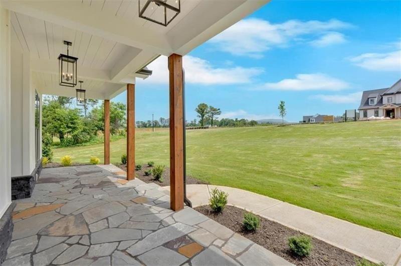 300 Eminence Peak Property Photo 4