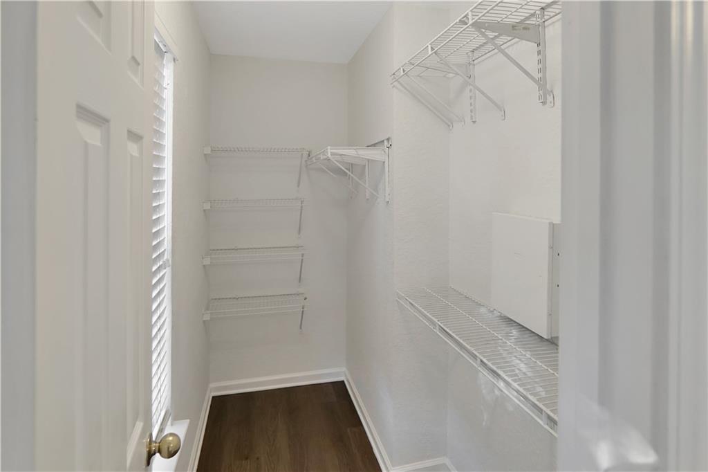 373 Brookview Drive Property Photo 8