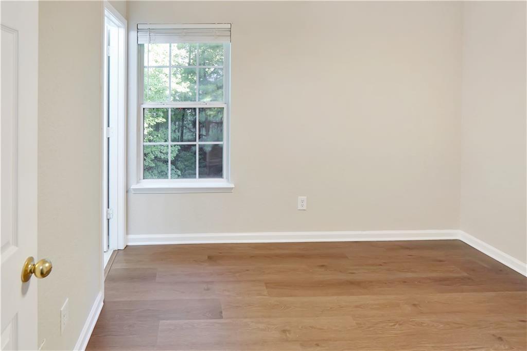 373 Brookview Drive Property Photo 9