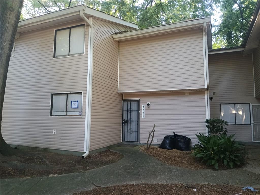 8586 Creekwood Way Property Photo 1
