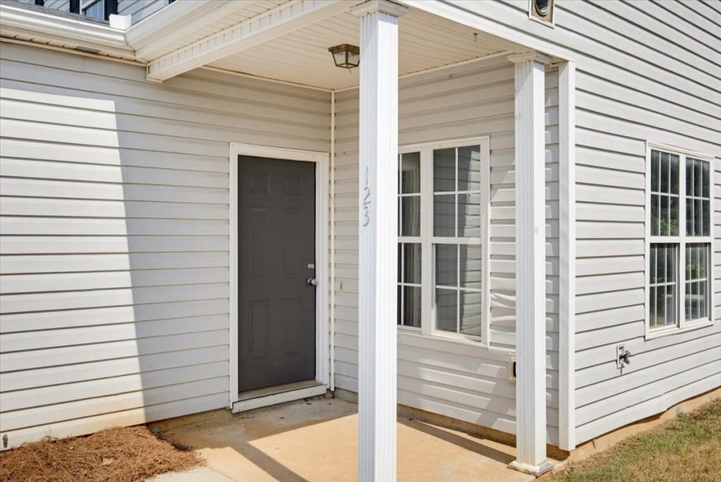123 Benfield Circle Property Photo 3