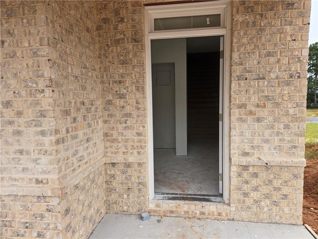 983 Homepark Circle Property Photo 3