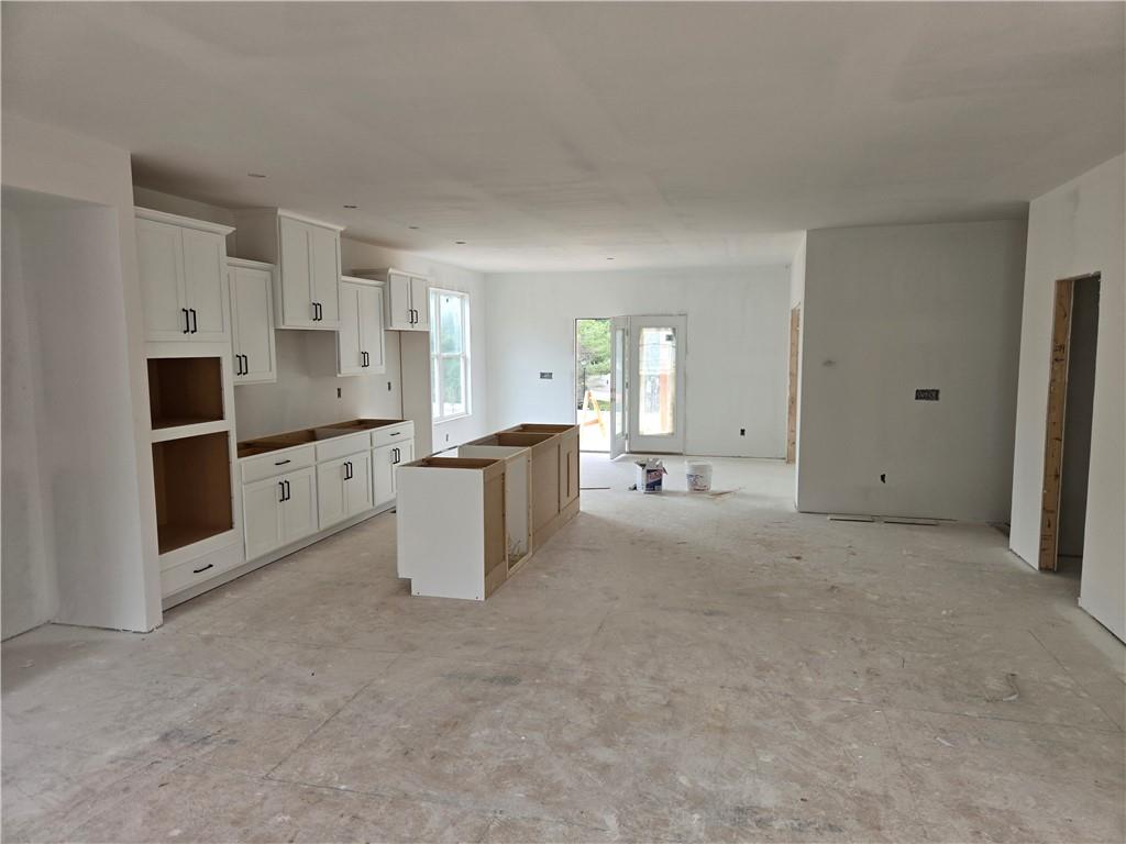 983 Homepark Circle Property Photo 5