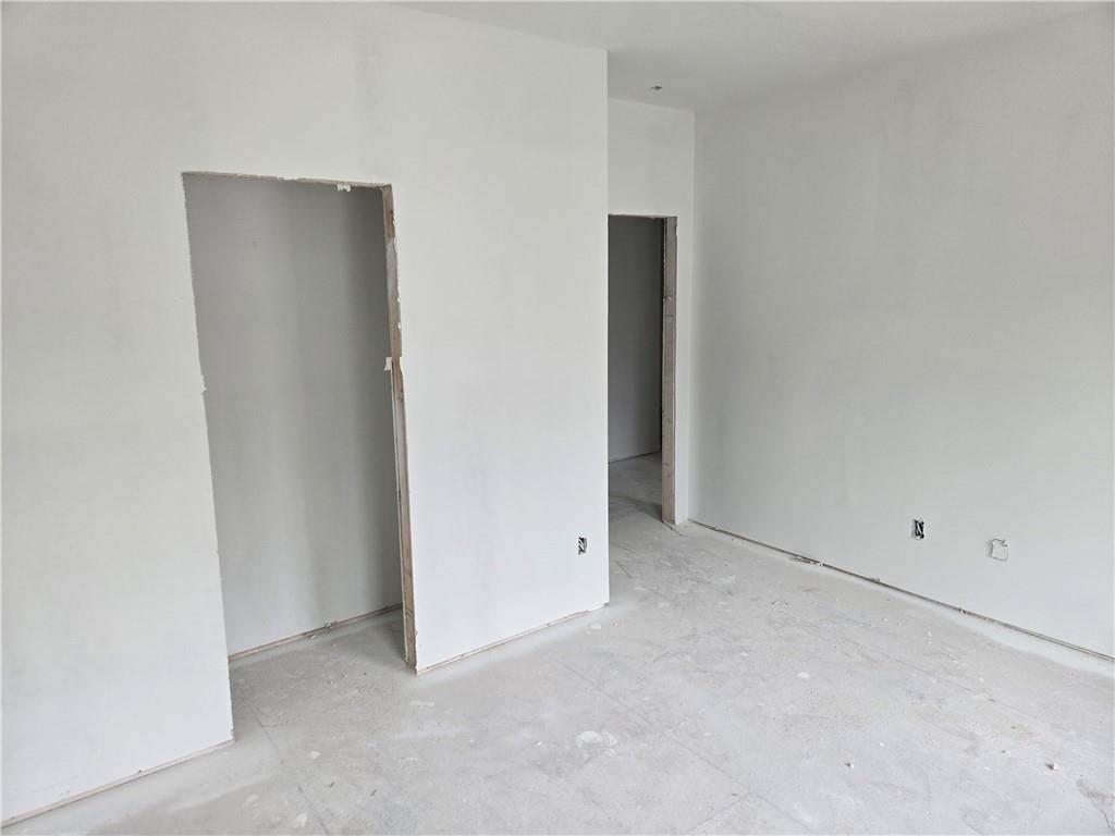 983 Homepark Circle Property Photo 12