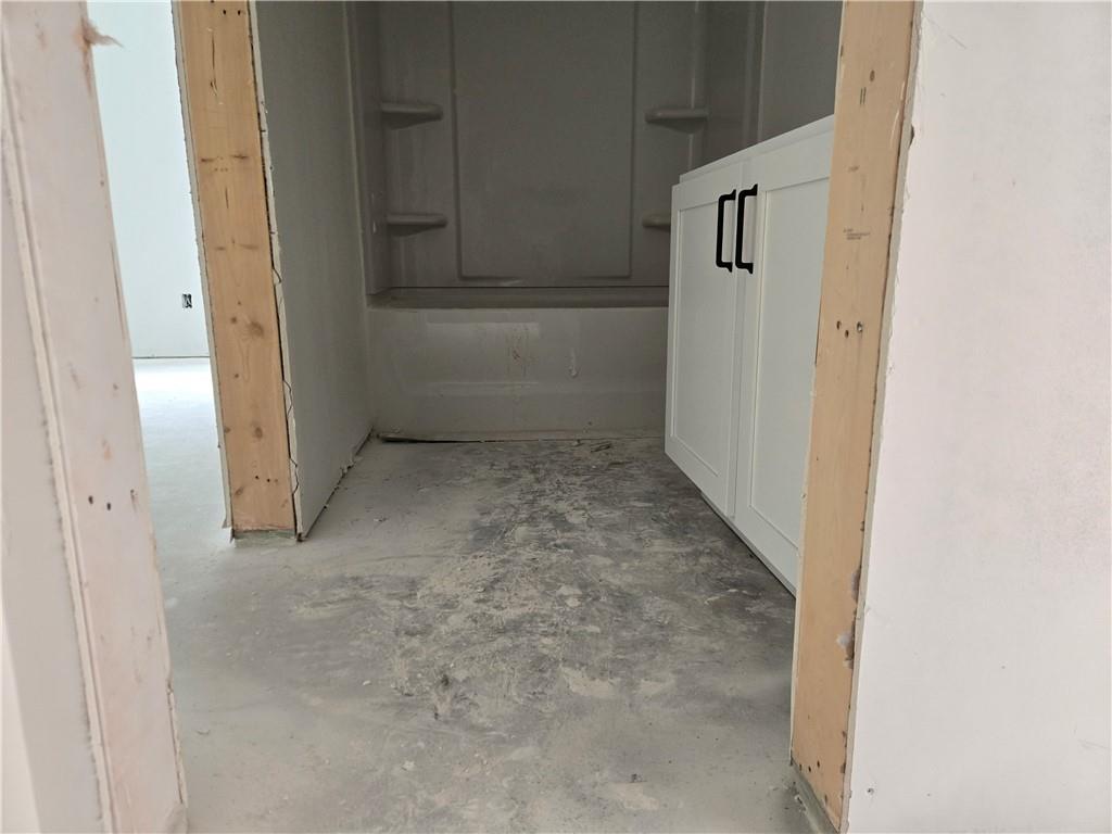 983 Homepark Circle Property Photo 16