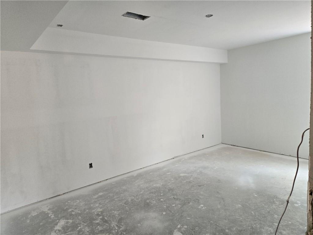 983 Homepark Circle Property Photo 17