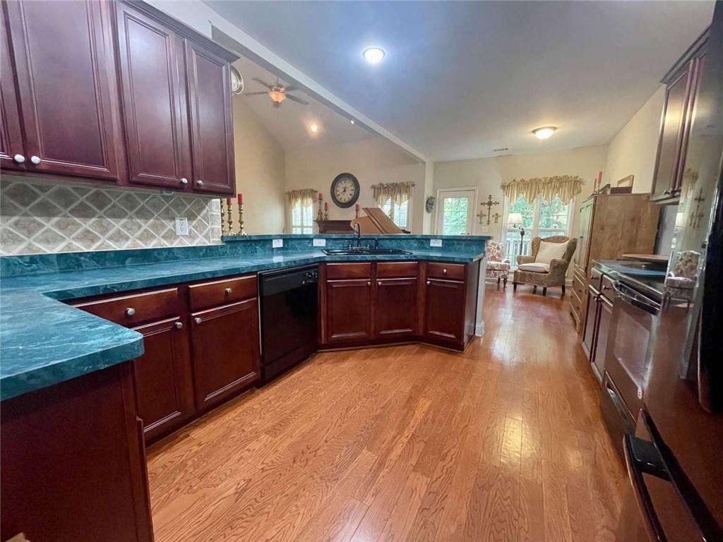 930 Vinings Drive Property Photo 6