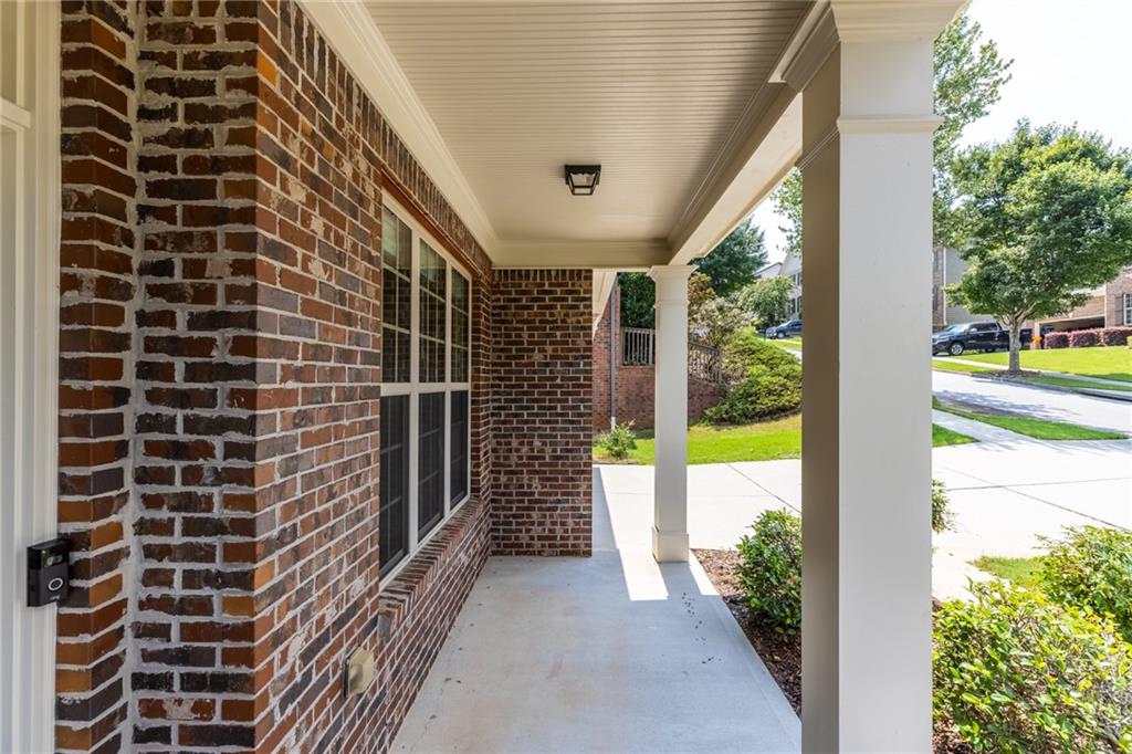 1075 Crescent Ridge Drive Property Photo 4