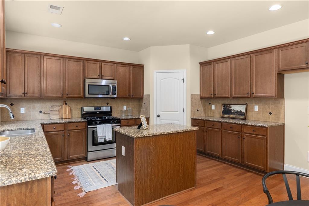 1075 Crescent Ridge Drive Property Photo 24