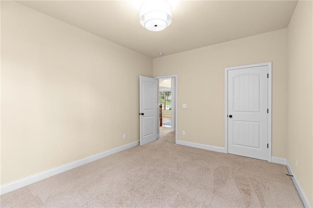 1075 Crescent Ridge Drive Property Photo 28