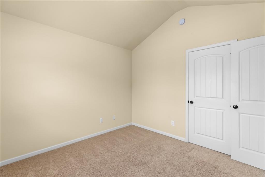 1075 Crescent Ridge Drive Property Photo 32