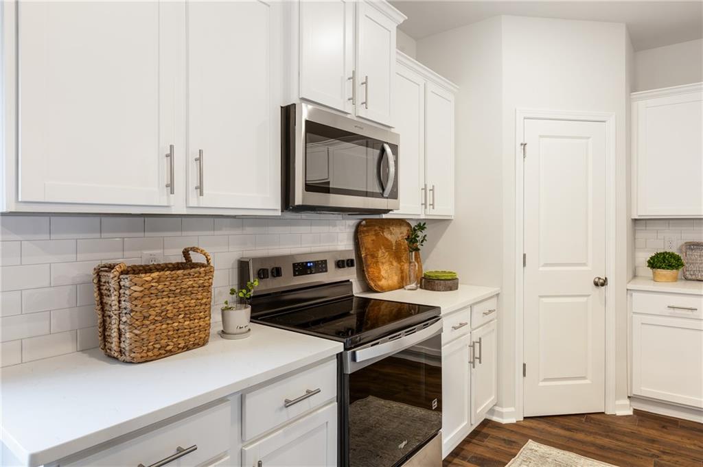 2758 Willowtree Circle Property Photo 4