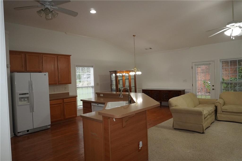 2219 Alnwick Drive Property Photo 3