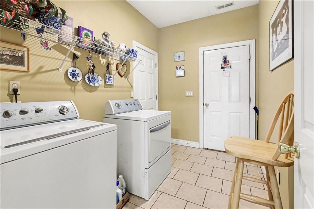 1041 Olive Drive Property Photo 17