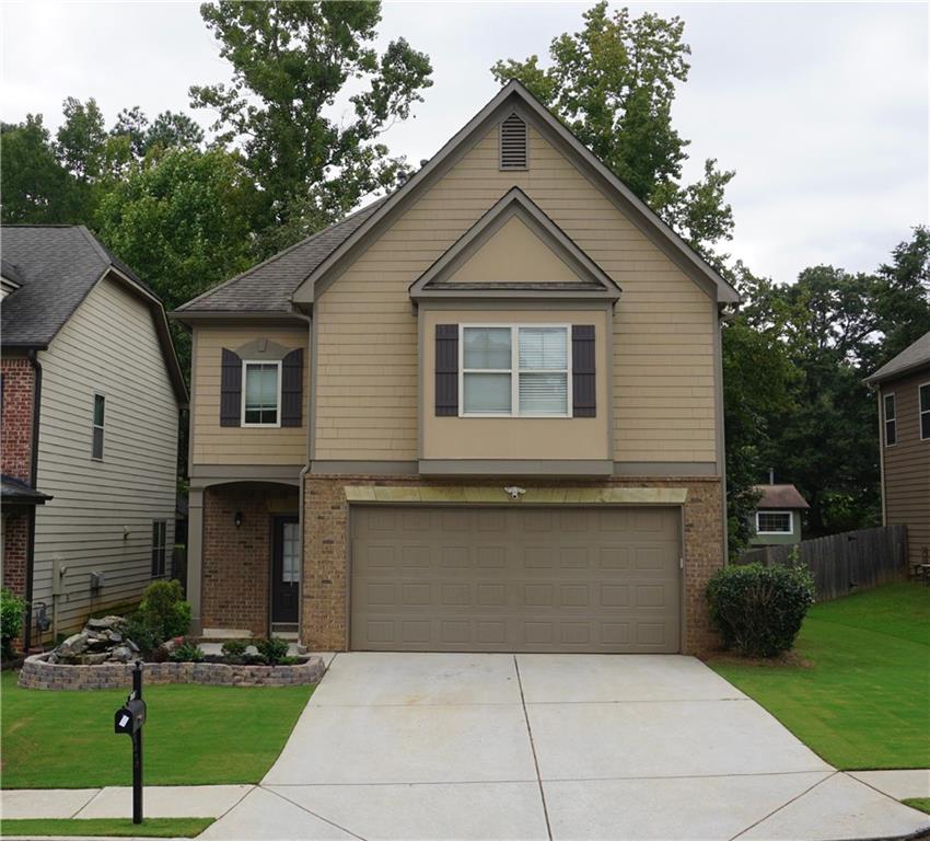 2618 Lake Manor Circle Property Photo 1