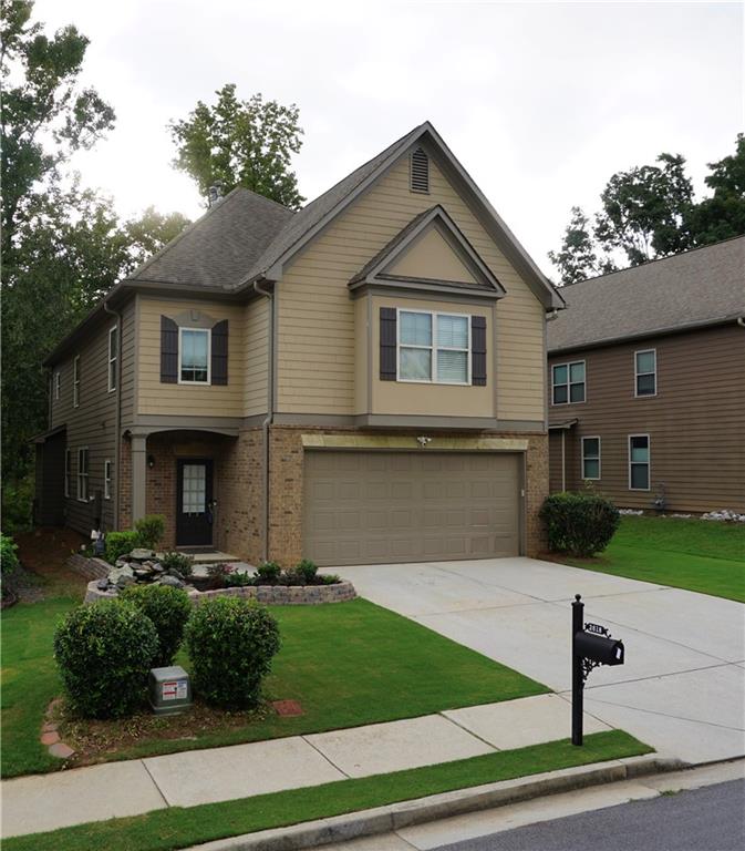 2618 Lake Manor Circle Property Photo 3