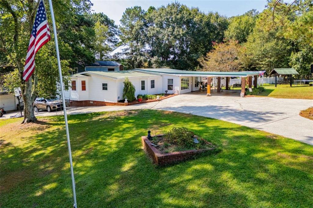 2074 Roopville Veal Road Property Photo 1