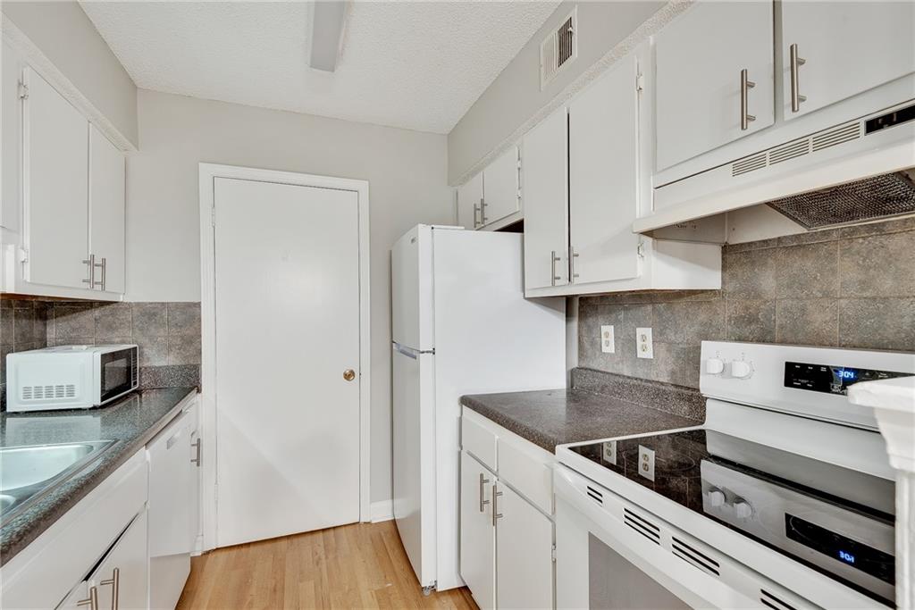 1516 Wingate Way Property Photo 10