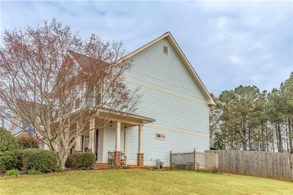 209 Suffolk Way Property Photo 4