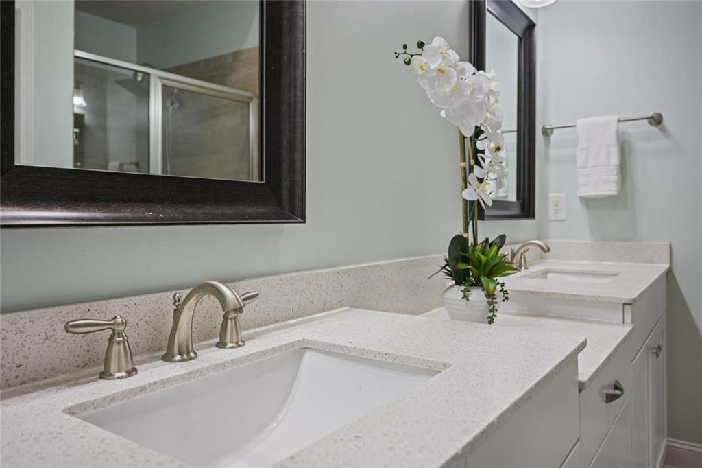 1016 Township Square Property Photo 22
