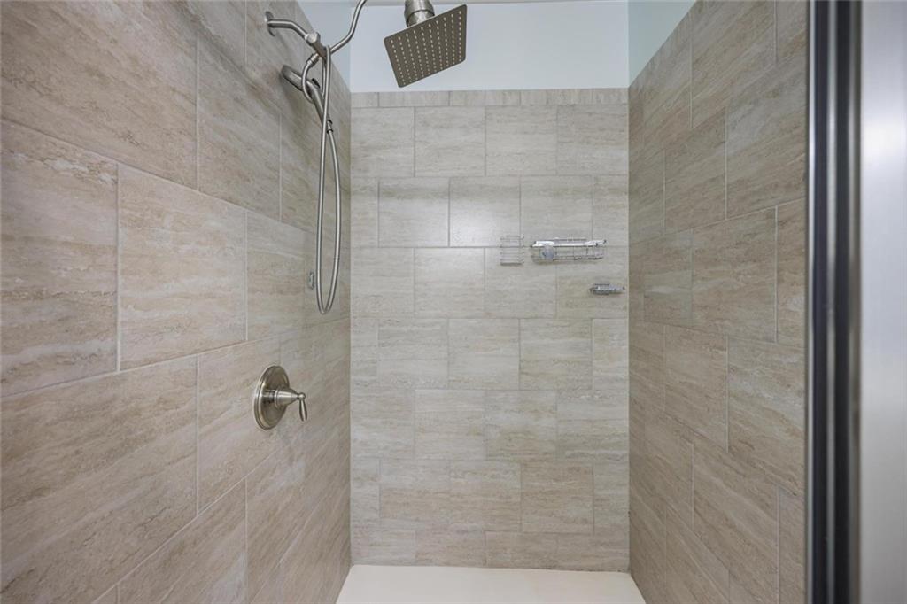 1016 Township Square Property Photo 24
