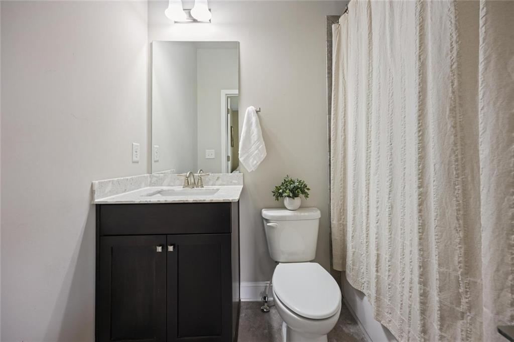 1016 Township Square Property Photo 27
