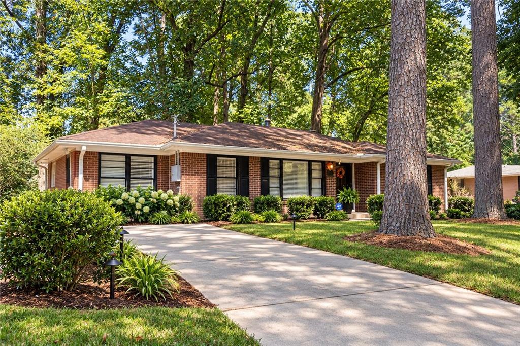 2661 Collier Drive Nw Property Photo 1