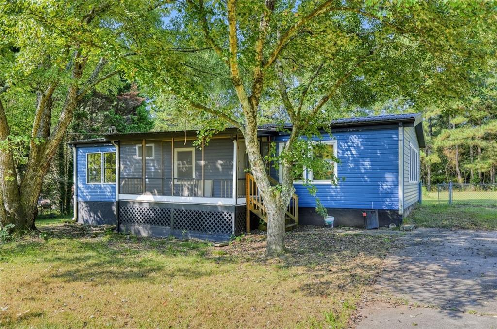 240 Norfolk Dr Property Photo 2