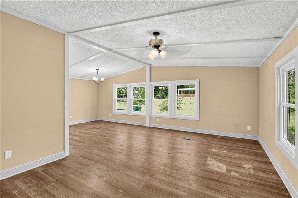240 Norfolk Dr Property Photo 7
