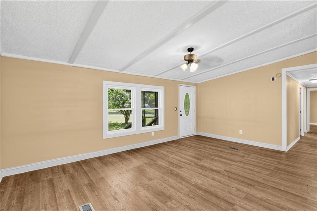 240 Norfolk Dr Property Photo 8