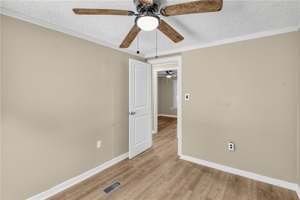 240 Norfolk Dr Property Photo 15
