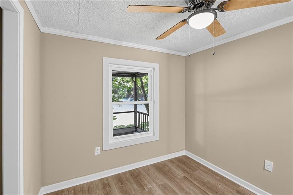 240 Norfolk Dr Property Photo 18