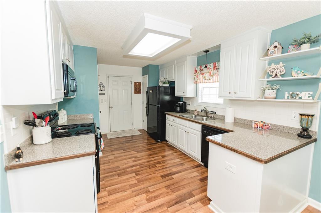 795 Morris Lane Property Photo 3