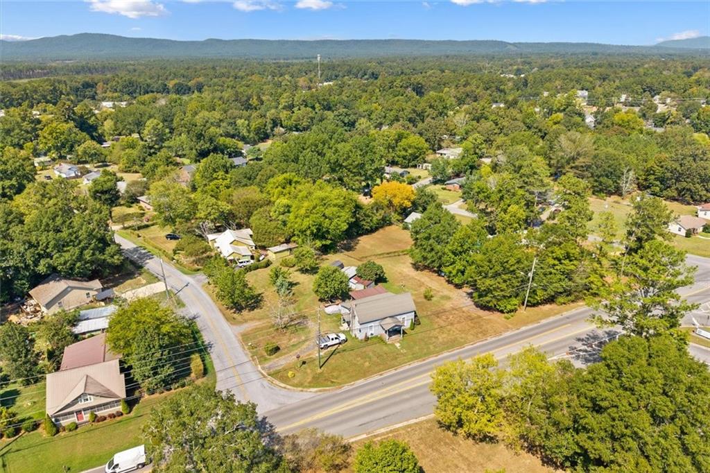 27 Monroe Drive Ne Property Photo 4