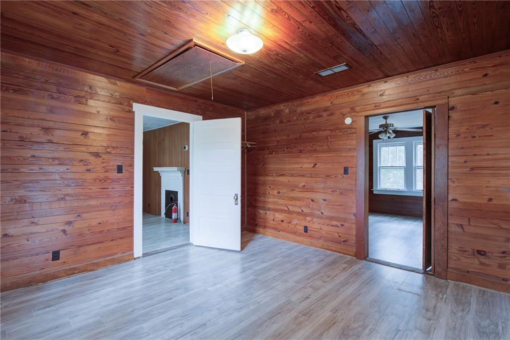 7985 Midway Road Property Photo 12