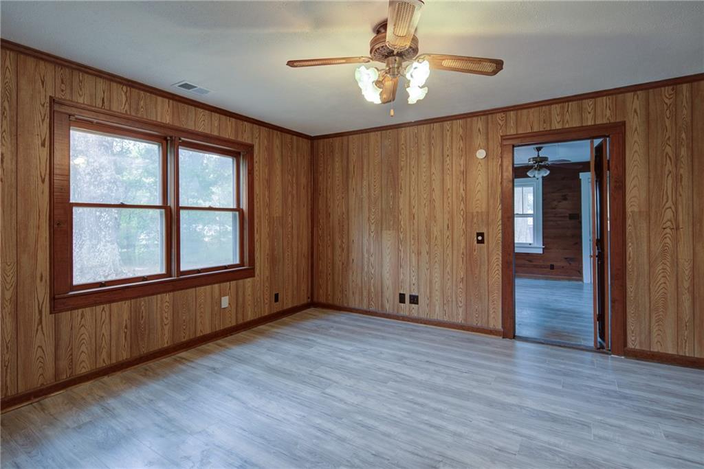 7985 Midway Road Property Photo 16