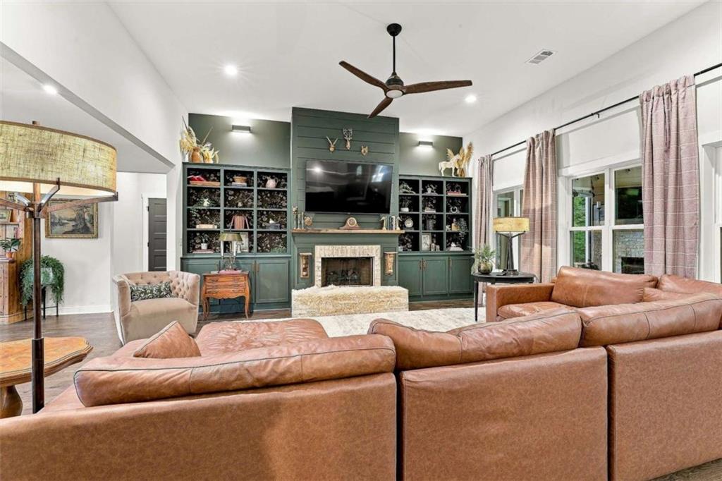 230 Windchime Way Property Photo 14