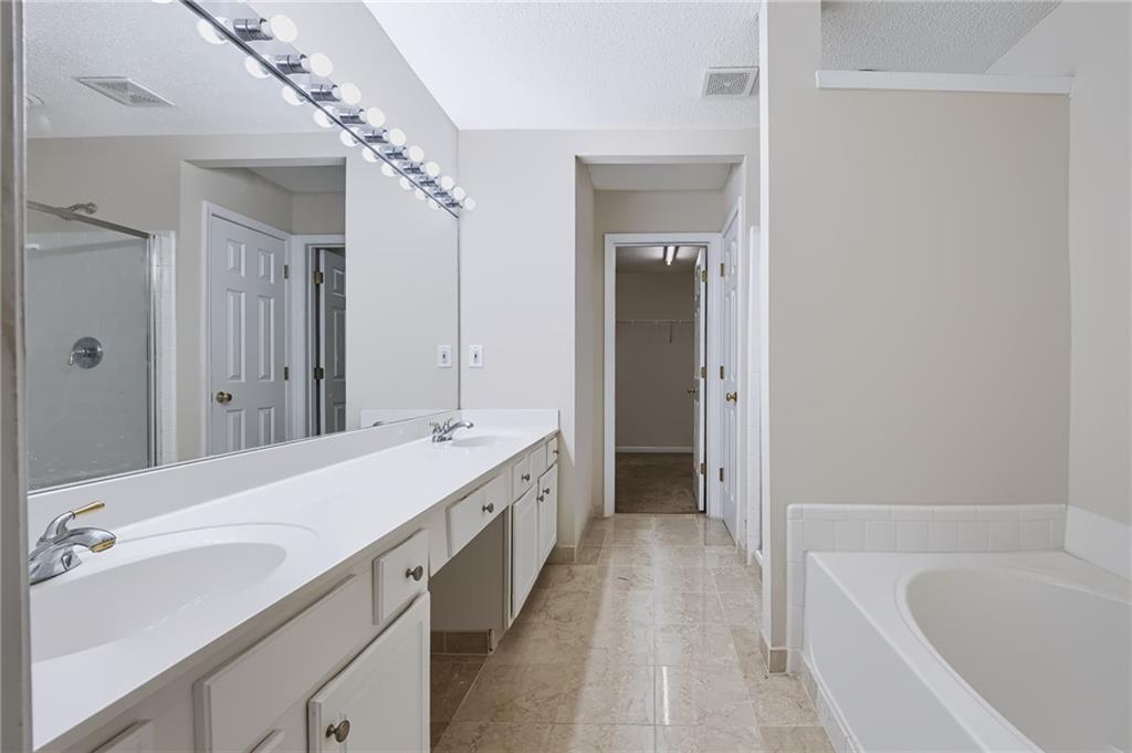 3601 Gainesway Trace Property Photo 17