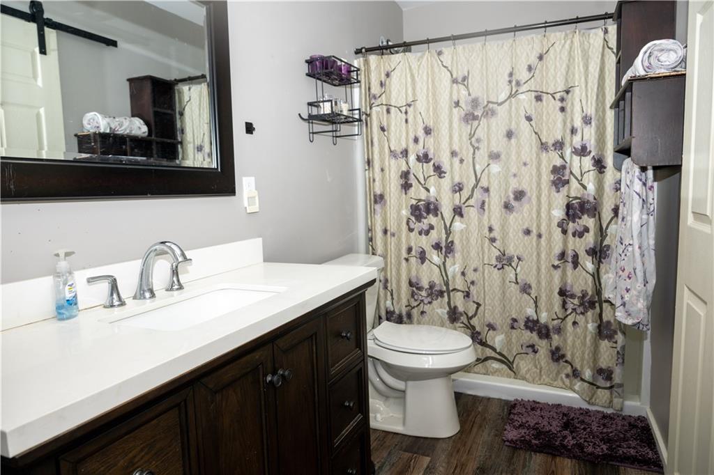444 Emperor Drive Property Photo 5
