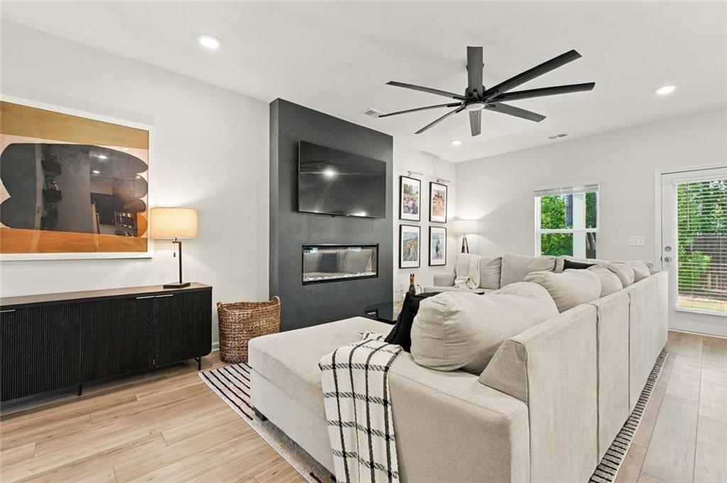1170 Chastain Drive Property Photo 1