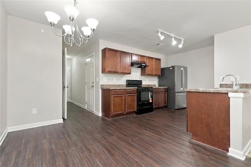 1535 Hydrangea Lane Property Photo 7